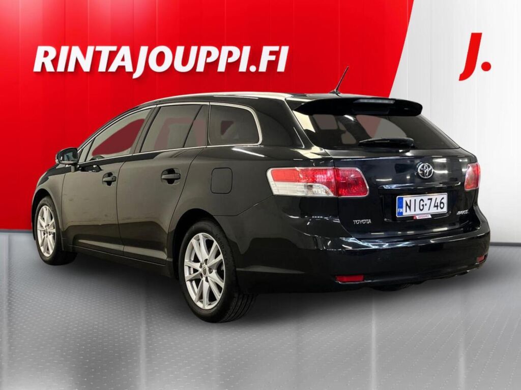 Toyota Avensis 2010 Musta