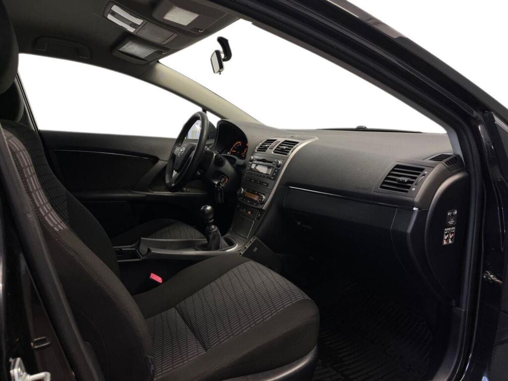 Toyota Avensis 2010 Musta