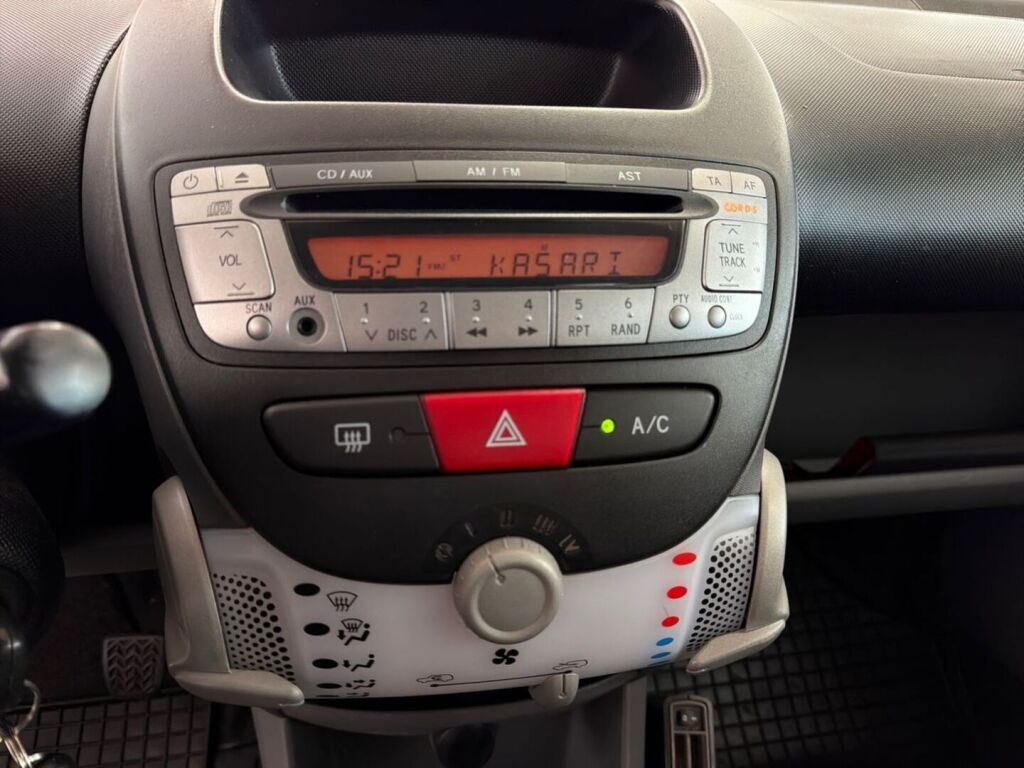 Citroen C1 2011 Punainen