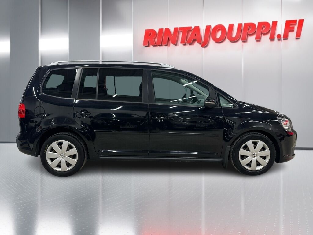 Volkswagen Touran 2011 Musta
