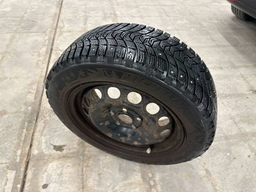 Volkswagen Touran 2011 Musta