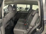 Volkswagen Touran 2011 Musta