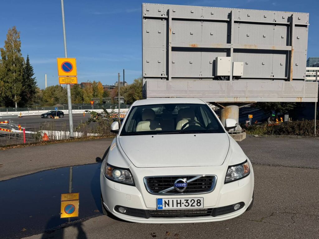 Volvo S40 2012 Valkoinen