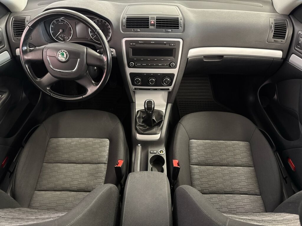 Skoda Octavia 2012 Hopea