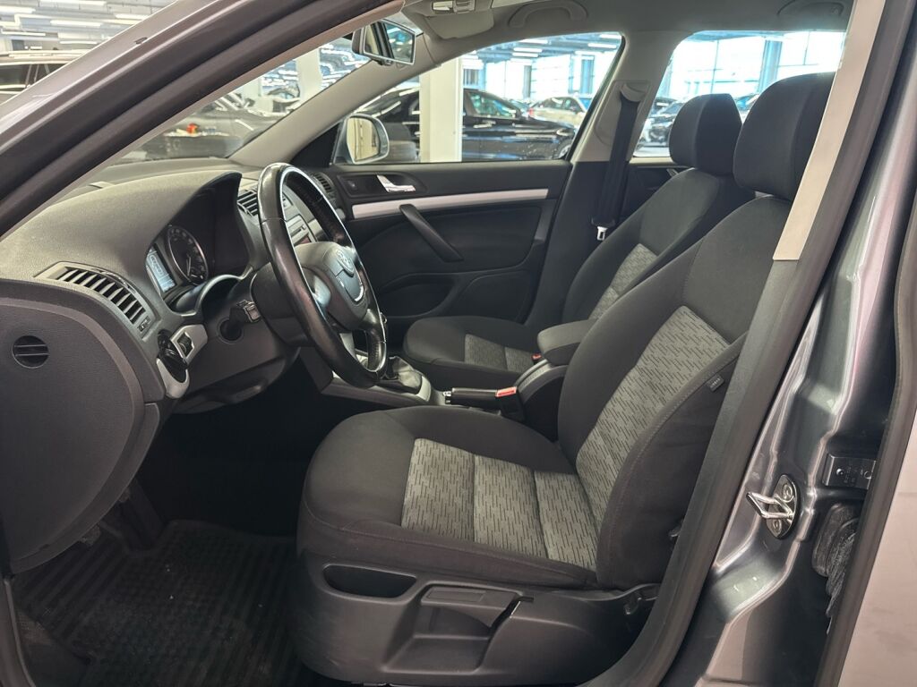 Skoda Octavia 2012 Hopea