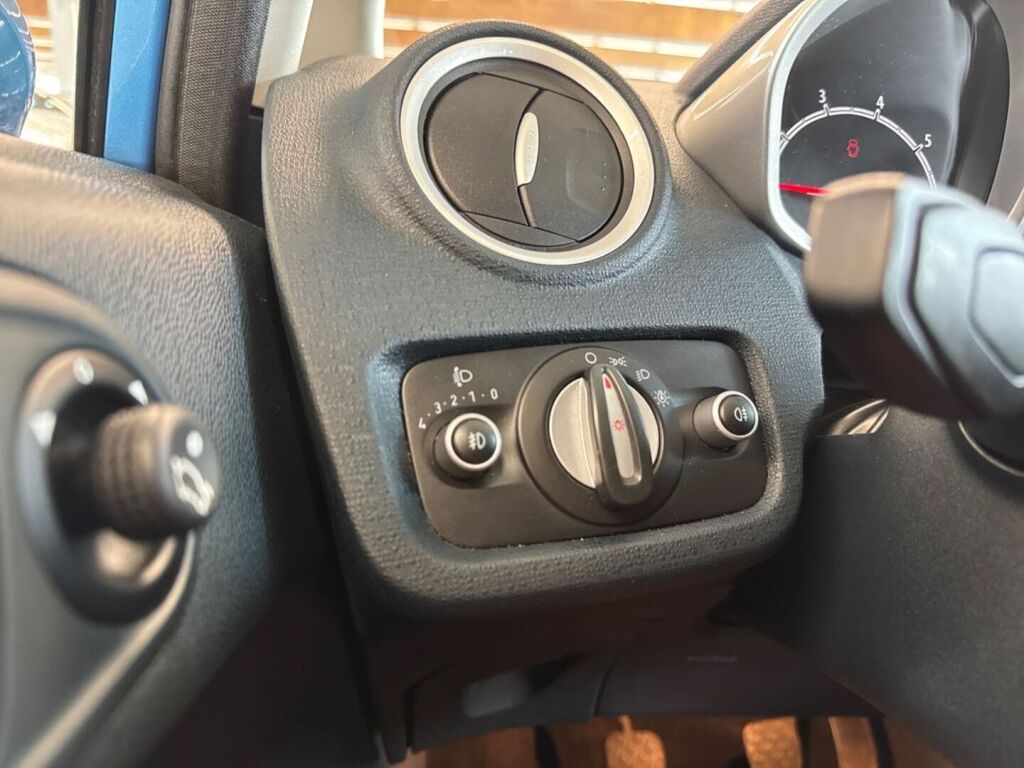 Ford Fiesta 2012 Sininen