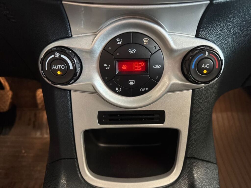 Ford Fiesta 2012 Sininen