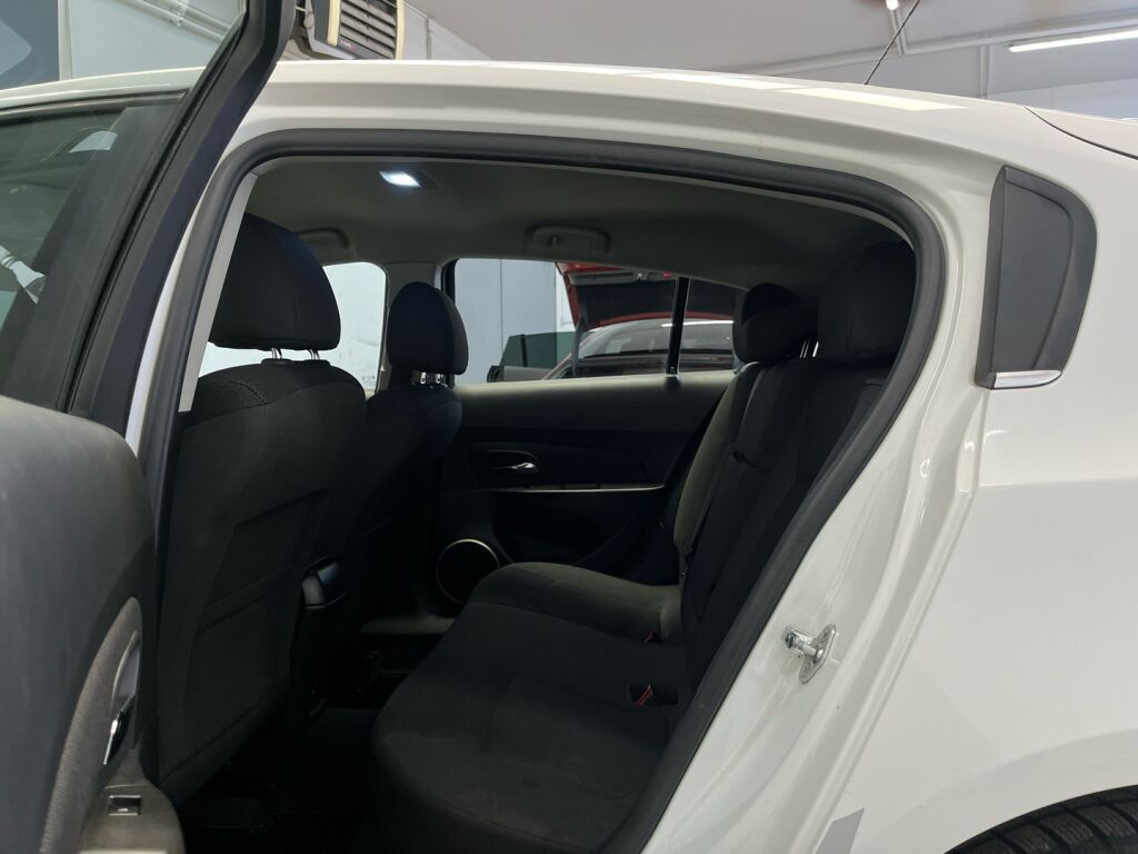 Chevrolet Cruze 2012 Valkoinen