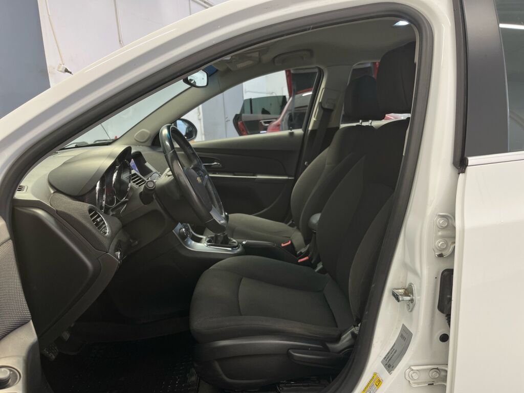 Chevrolet Cruze 2012 Valkoinen