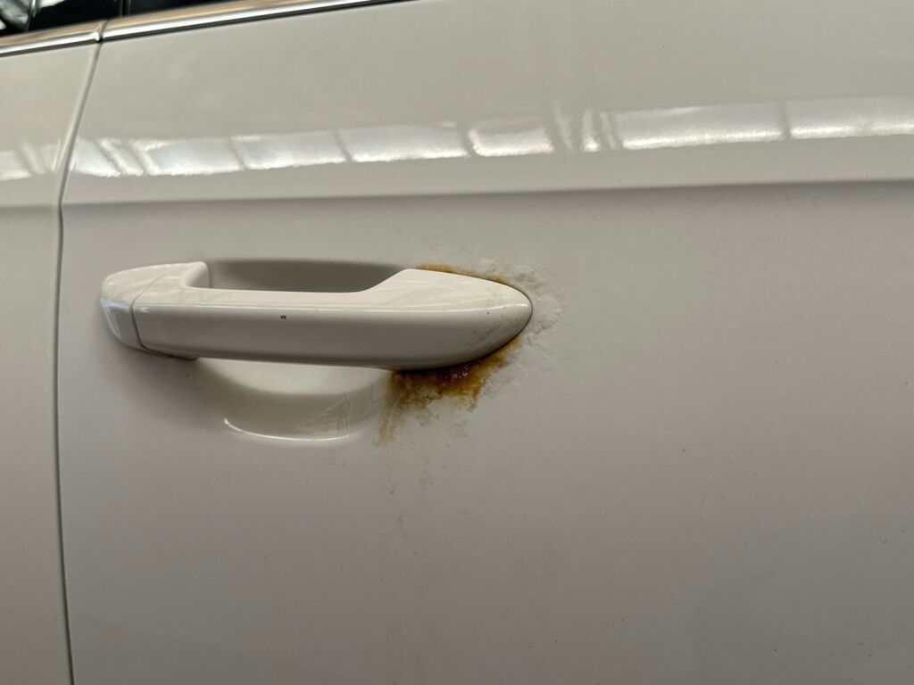 Volkswagen Passat 2011 Valkoinen