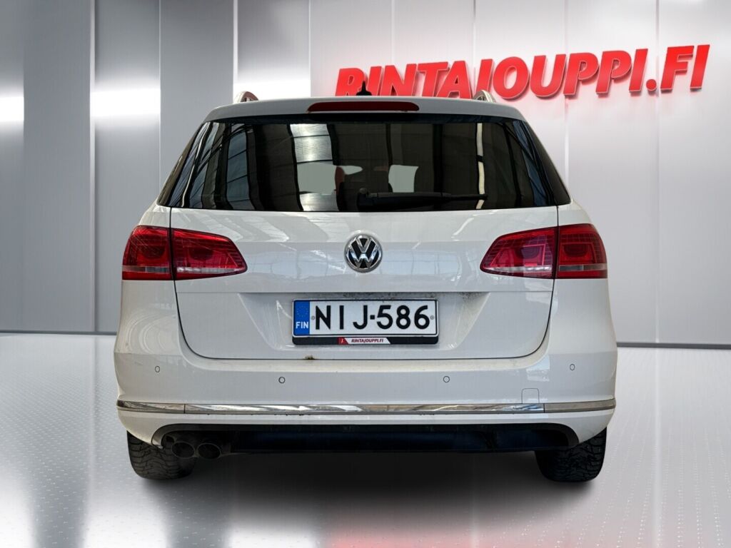 Volkswagen Passat 2011 Valkoinen