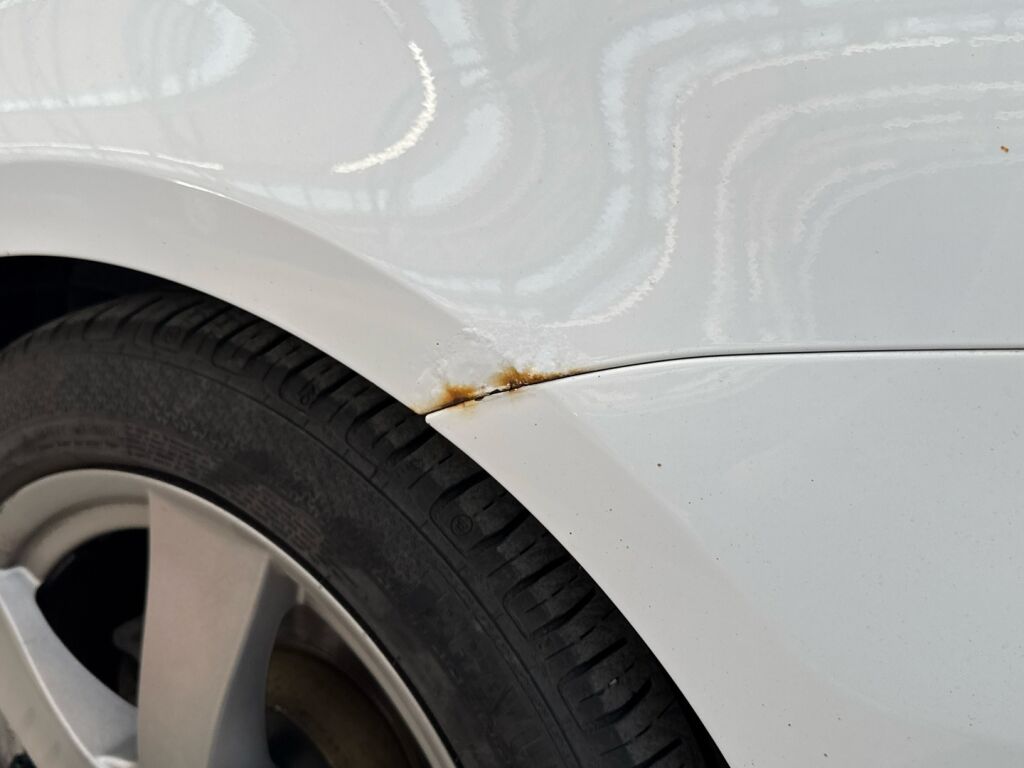 Volkswagen Passat 2011 Valkoinen