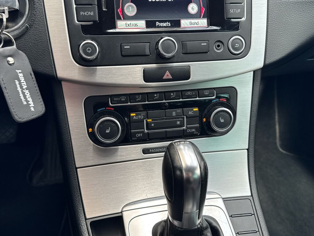 Volkswagen Passat 2011 Valkoinen