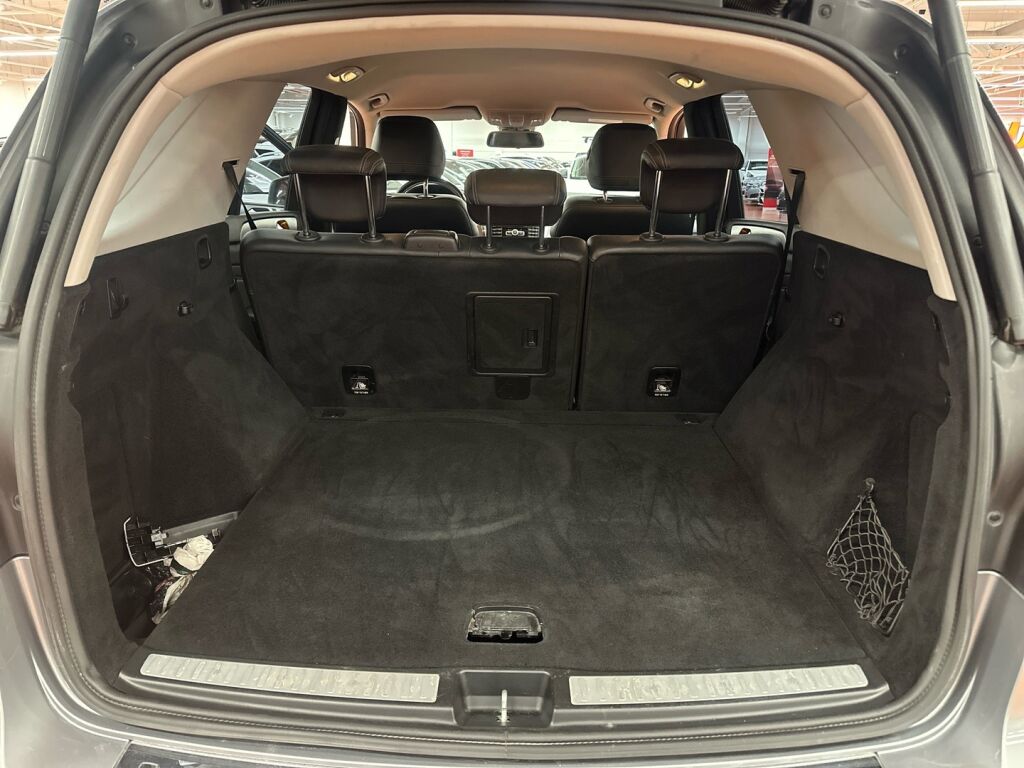 Mercedes-Benz ML 2011 Harmaa