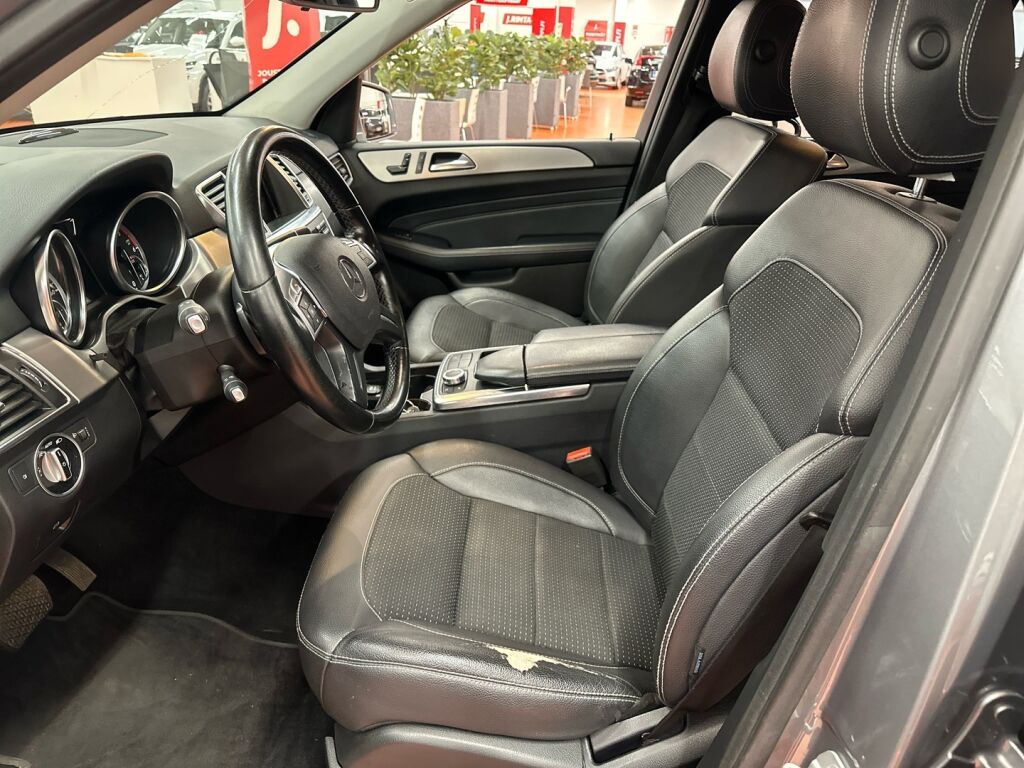 Mercedes-Benz ML 2011 Harmaa