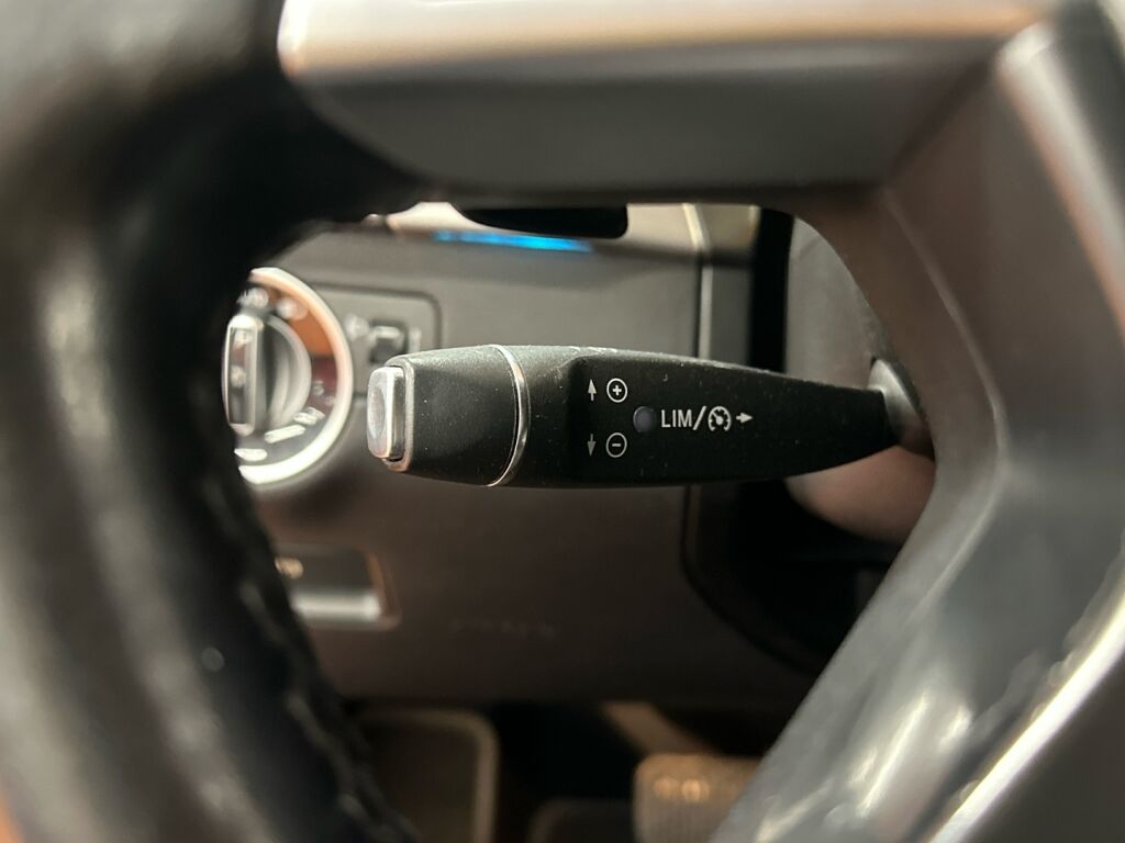 Mercedes-Benz ML 2011 Harmaa