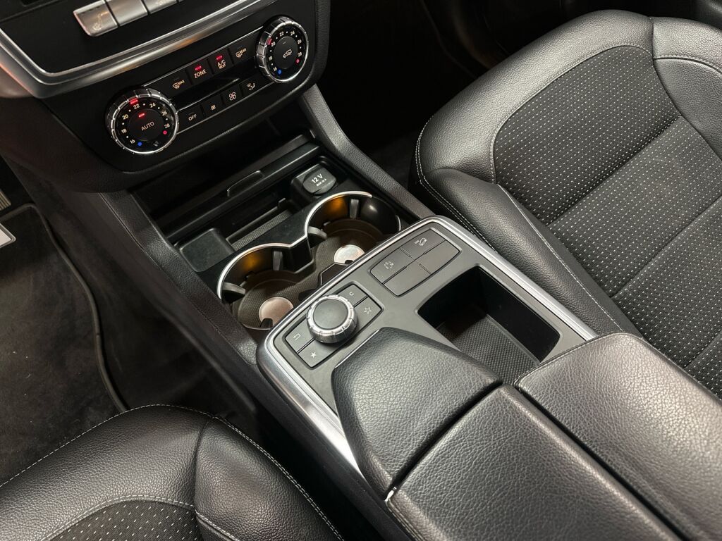 Mercedes-Benz ML 2011 Harmaa