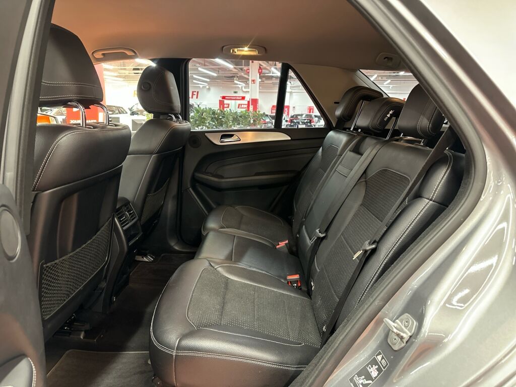 Mercedes-Benz ML 2011 Harmaa