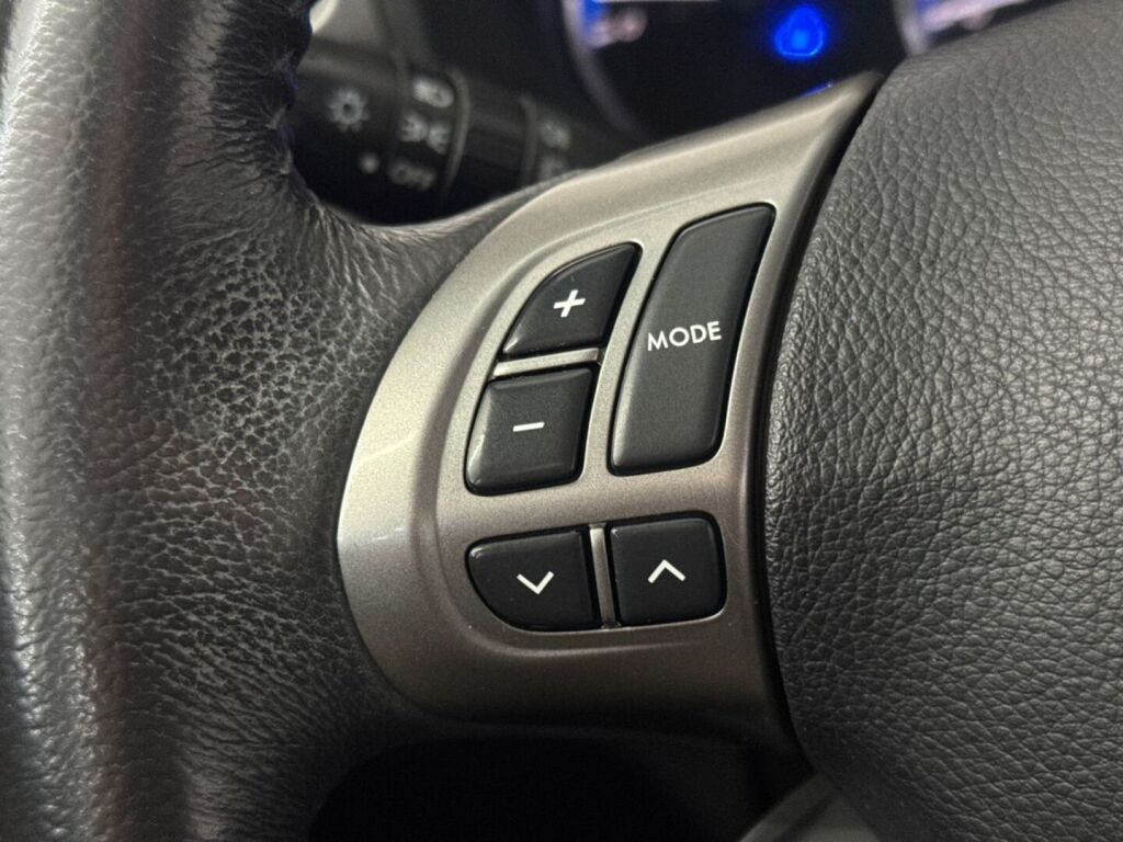 Subaru Forester 2011 Musta