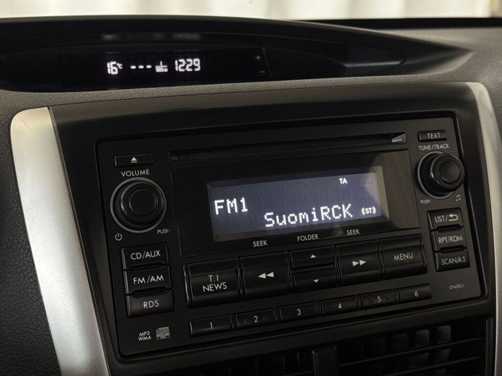 Subaru Forester 2011 Musta