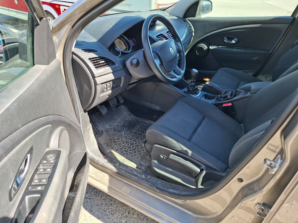 Renault Megane 2012 Ruskea (beige)