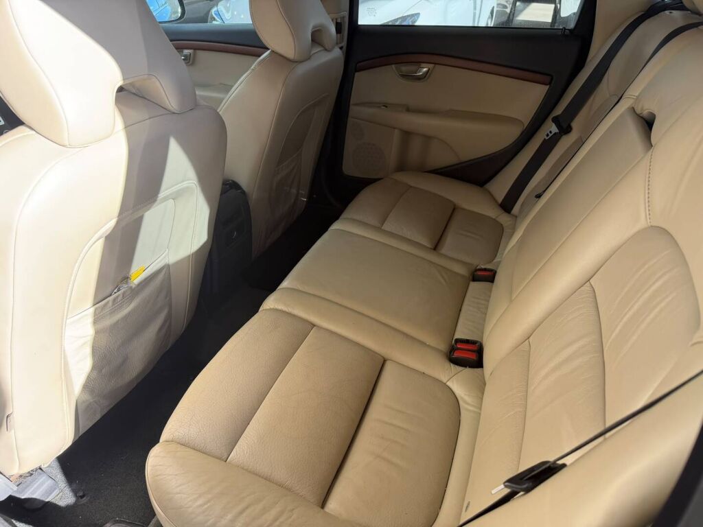 Volvo V70 2008 Sininen