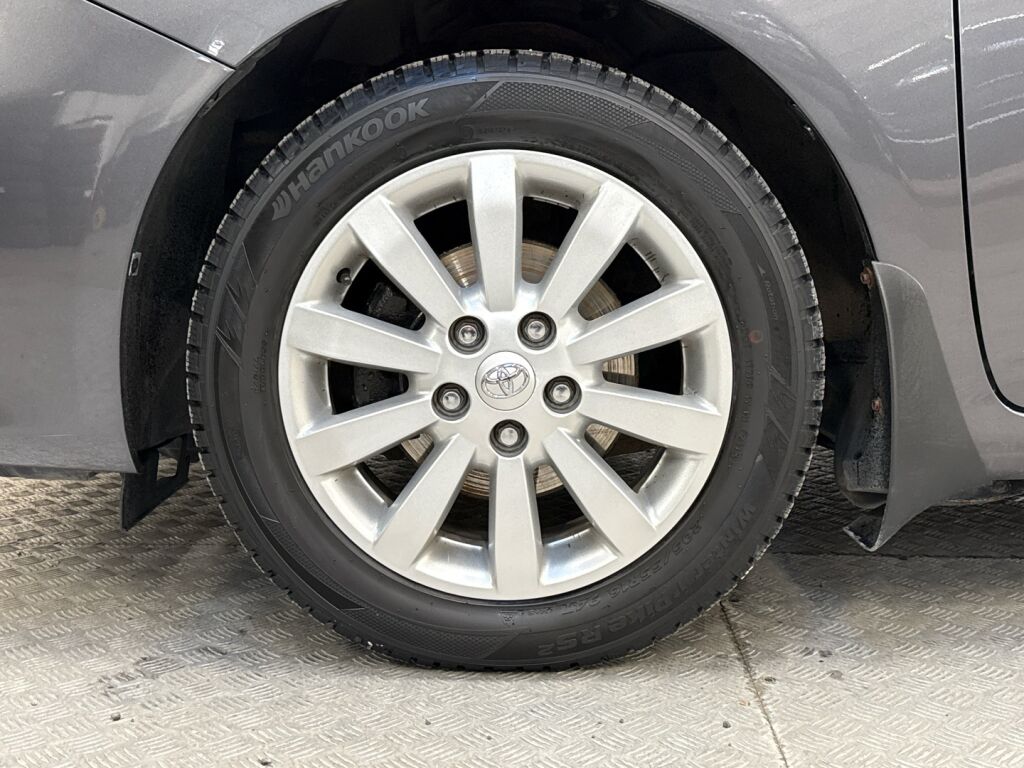 Toyota Corolla 2011 Harmaa