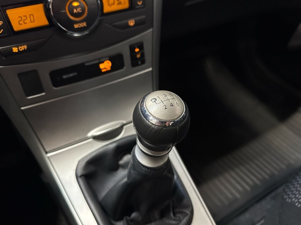 Toyota Corolla 2011 Harmaa