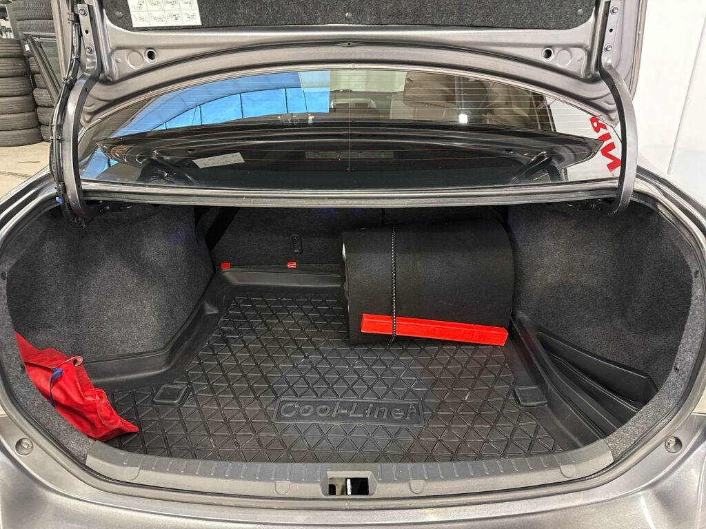 Toyota Corolla 2011 Harmaa