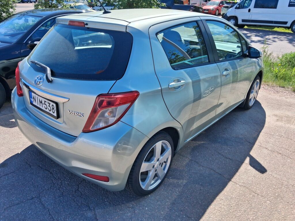 Toyota Yaris 2011 Harmaa