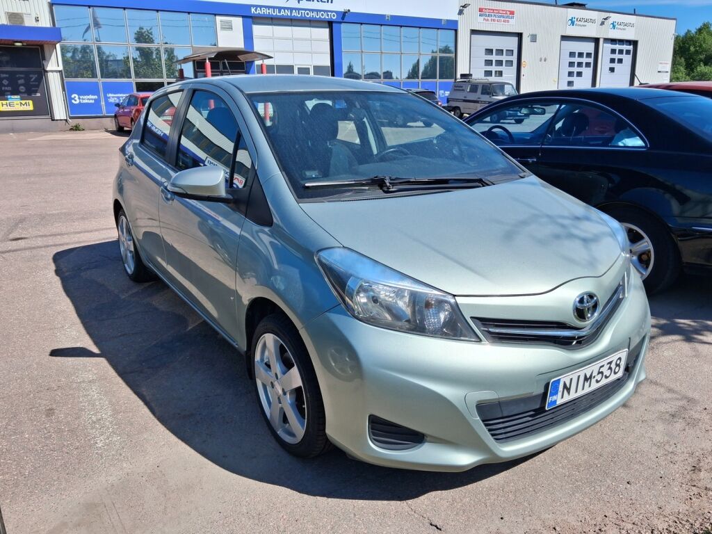 Toyota Yaris 2011 Harmaa