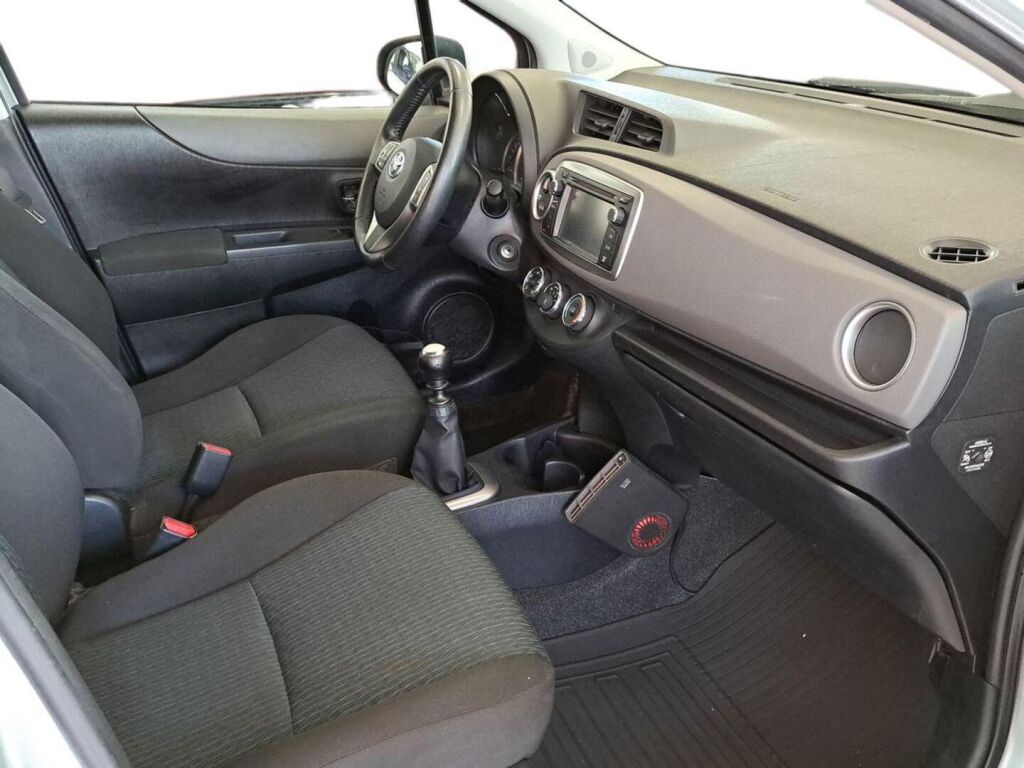 Toyota Yaris 2011 Harmaa