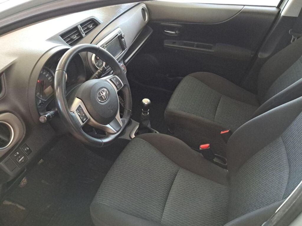 Toyota Yaris 2011 Harmaa
