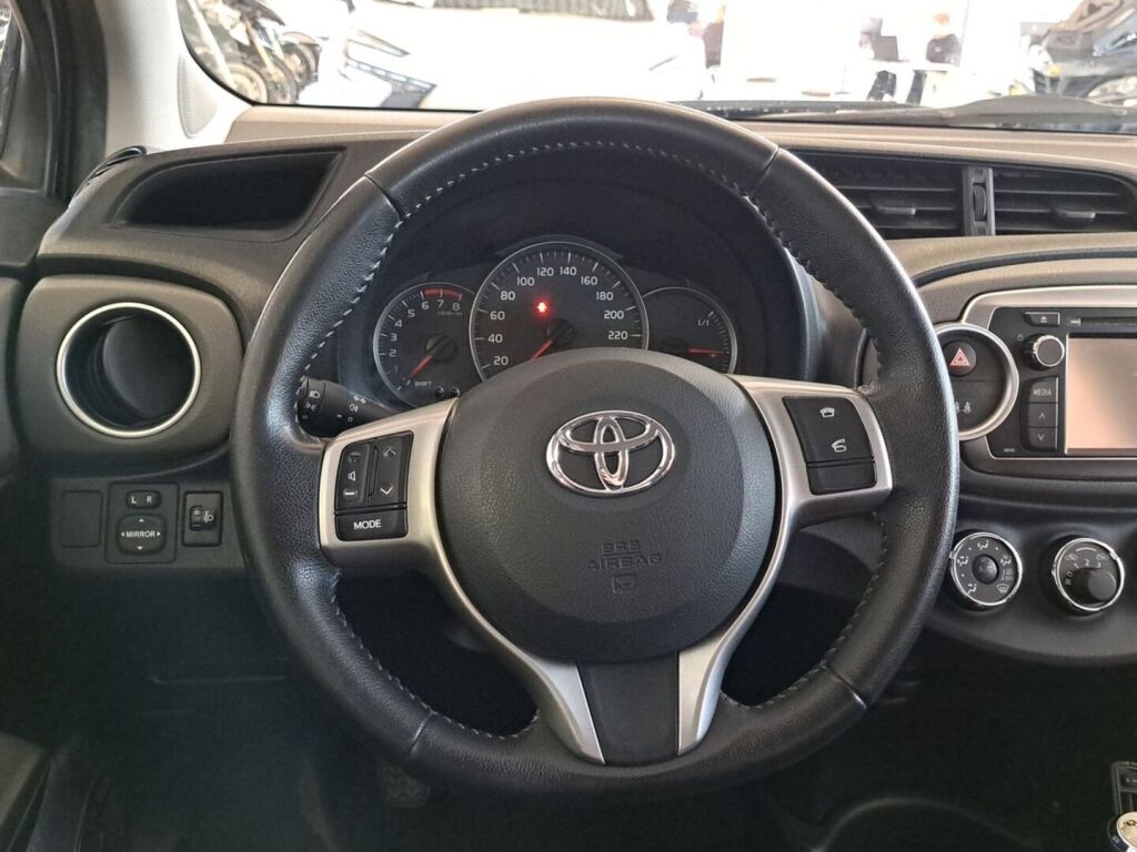 Toyota Yaris 2011 Harmaa
