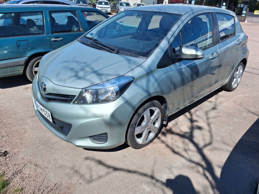 Toyota Yaris 2011 Harmaa