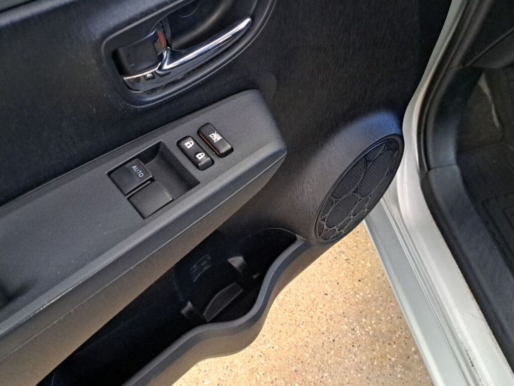 Toyota Yaris 2011 Harmaa
