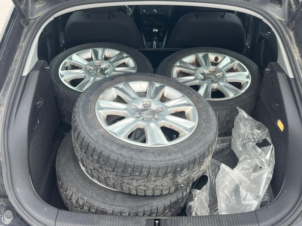 Audi A1 2012 Musta