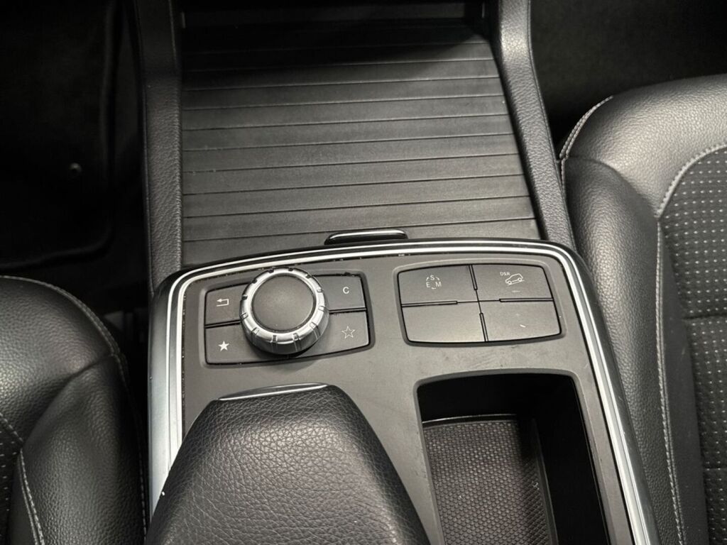 Mercedes-Benz ML 2012 Valkoinen