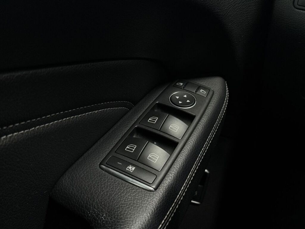 Mercedes-Benz ML 2012 Valkoinen