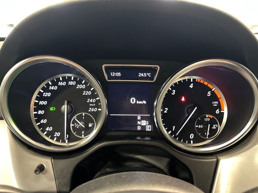 Mercedes-Benz ML 2012 Valkoinen