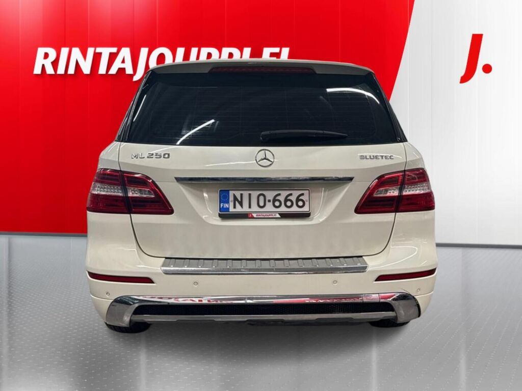 Mercedes-Benz ML 2012 Valkoinen