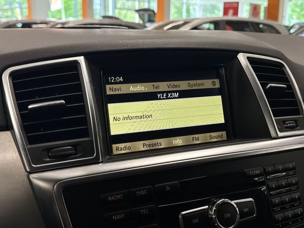 Mercedes-Benz ML 2012 Valkoinen