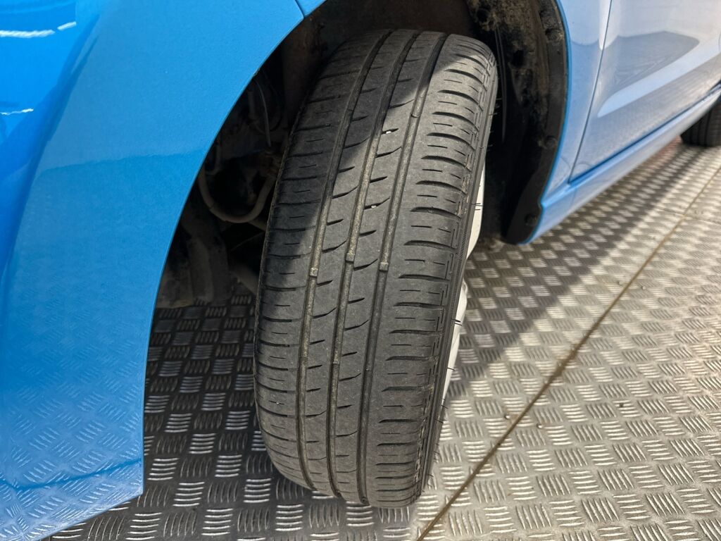 Suzuki Alto 2013 Sininen