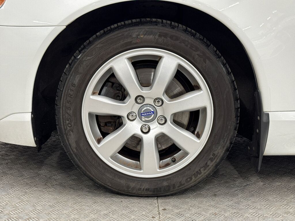 Volvo V70 2012 Valkoinen