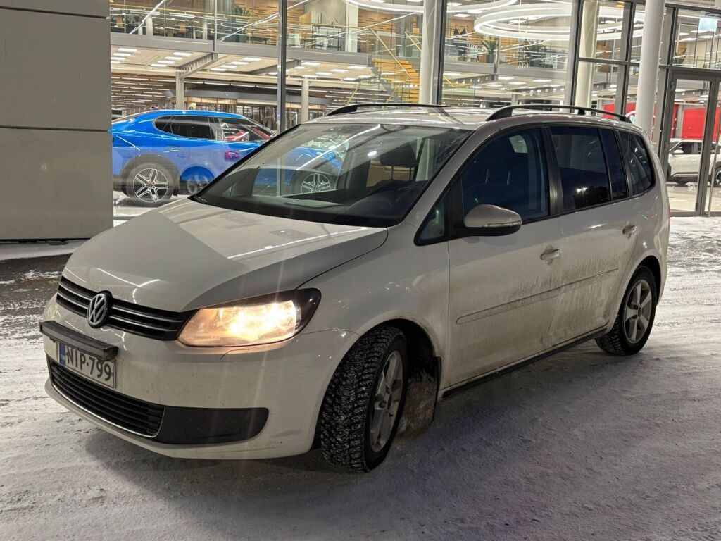 Volkswagen Touran 2012 Valkoinen