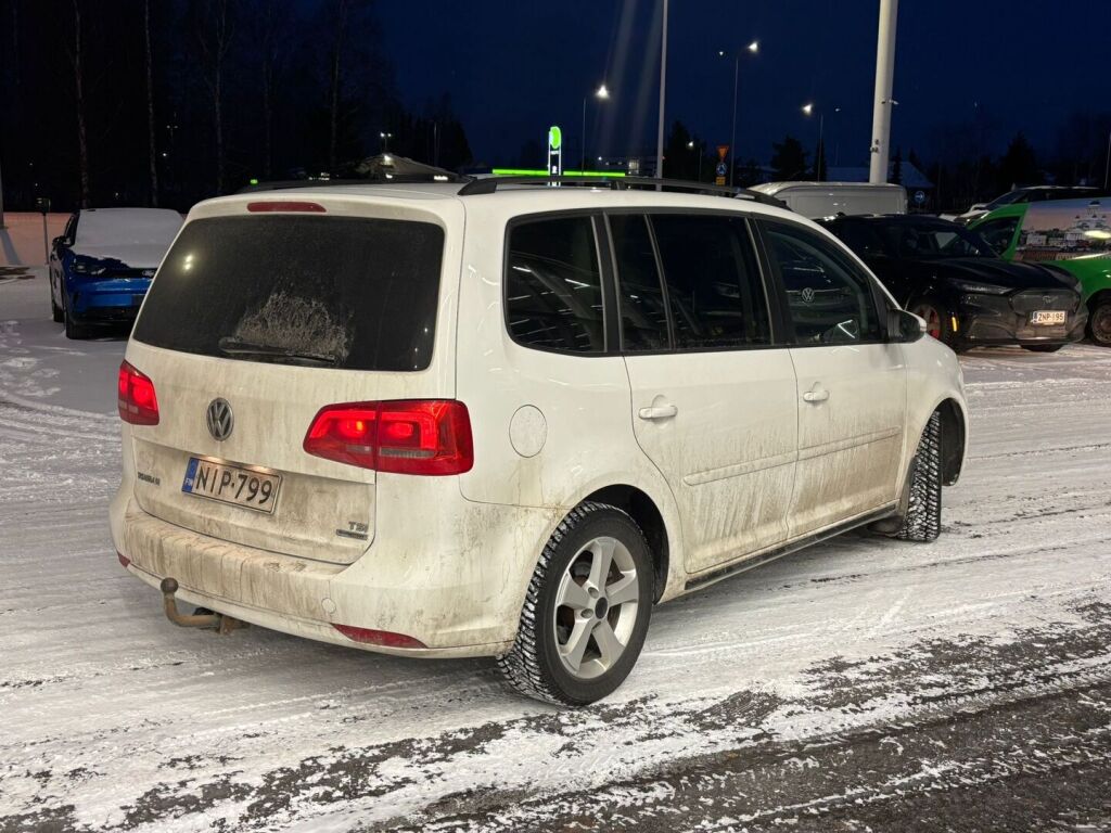 Volkswagen Touran 2012 Valkoinen