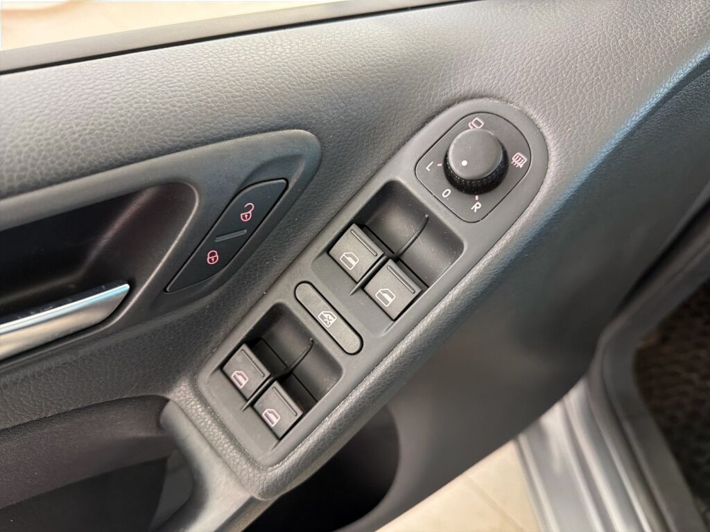 Volkswagen Golf 2012 Harmaa