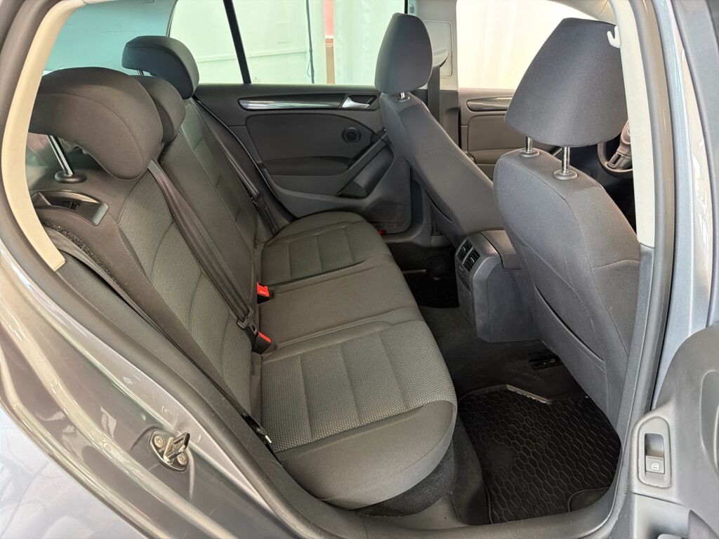 Volkswagen Golf 2012 Harmaa