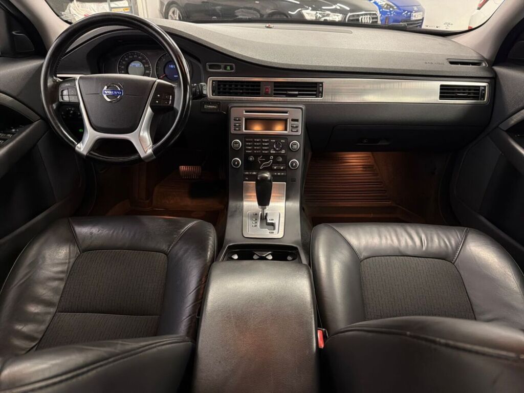 Volvo V70 2010 Sininen