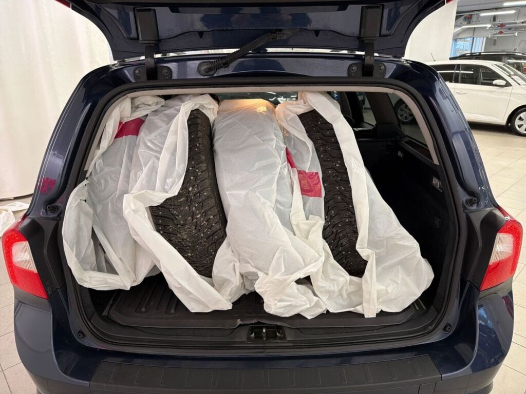 Volvo V70 2010 Sininen